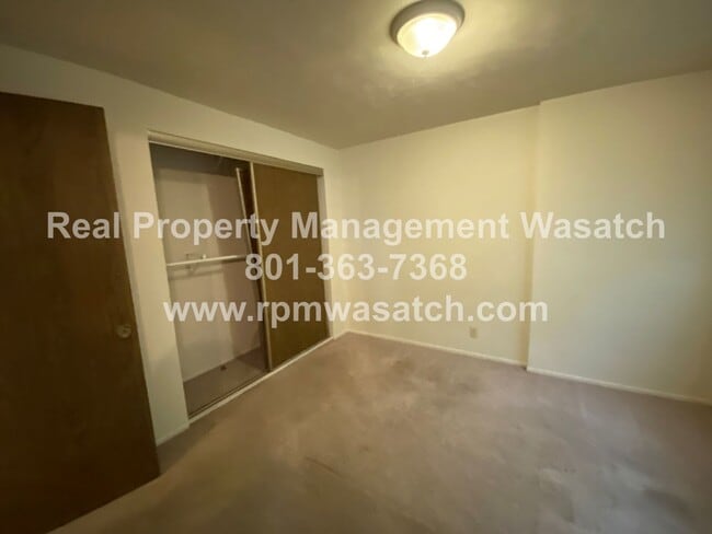 Building Photo - Look at This Cute 2 Bedroom 2 Bathroom Hom...