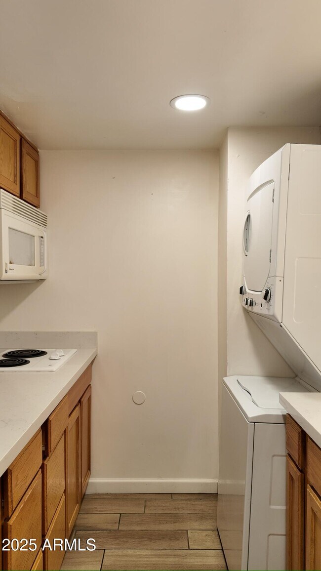 Building Photo - 1429 E Osborn Rd