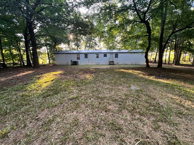 Building Photo - 3 Bedroom/2 Bathroom Home on 1 Acre of Land