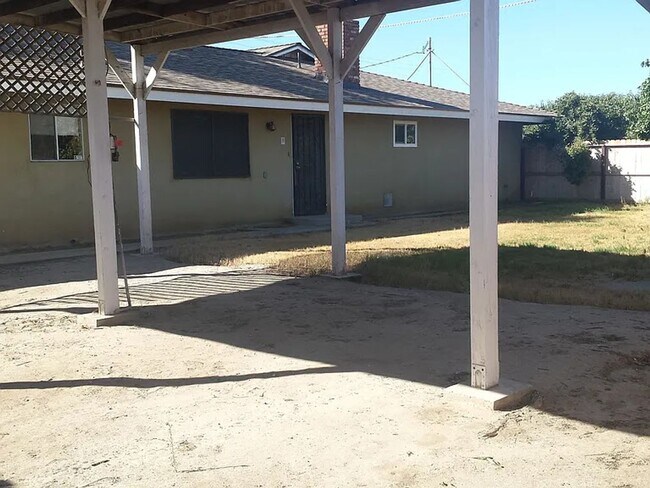 Building Photo - 3 Bedroom 2 Bath Country Home