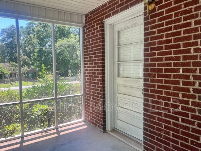 Building Photo - 211 N Pliney Cir