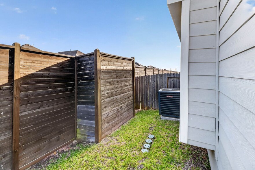 Building Photo - 24839 Goldoni Dr