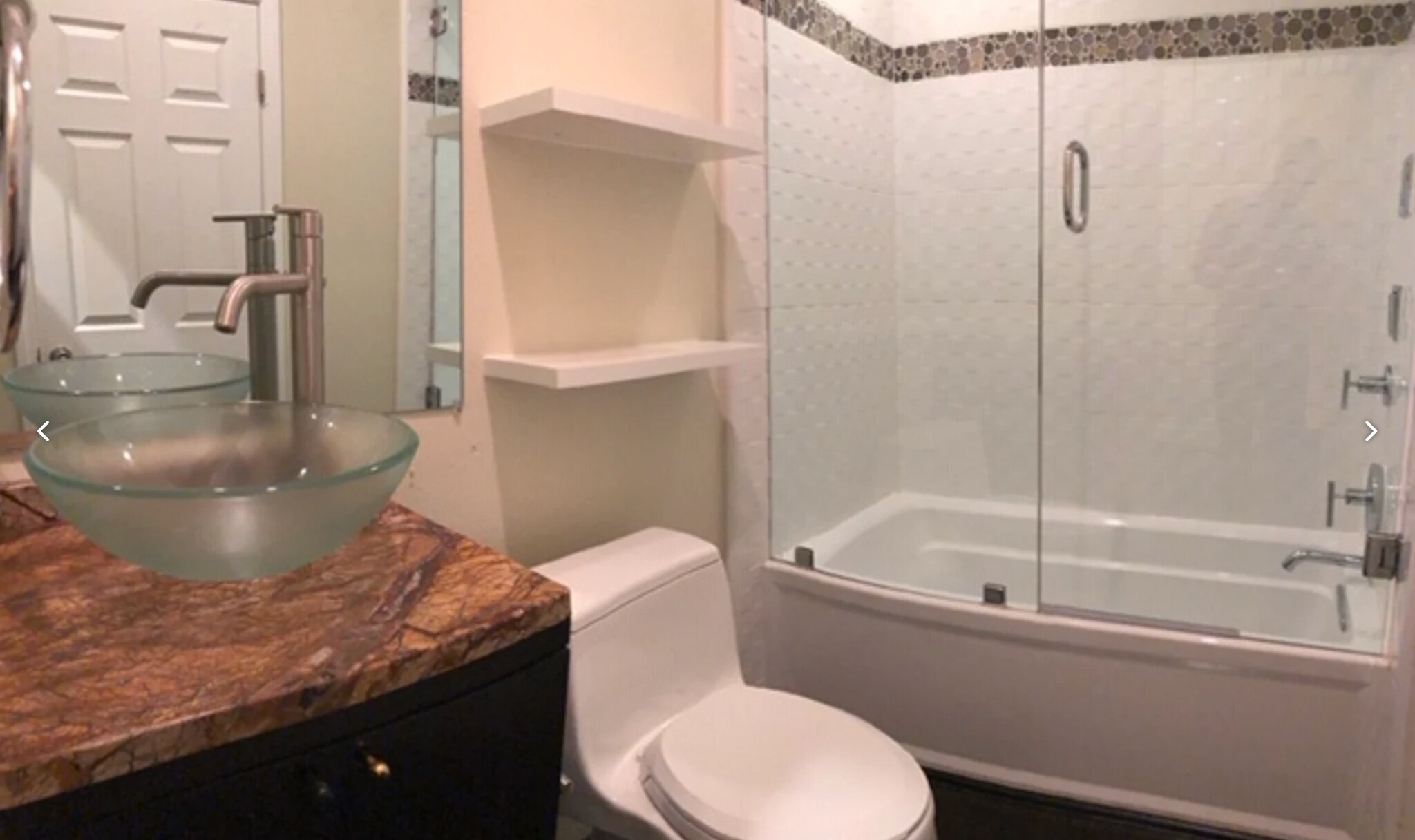 Soaking Kohler Tub with Kohler Body sprays - 97 Corsica Dr