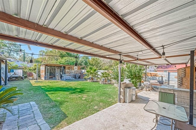 Building Photo - 8414 Flintridge Dr