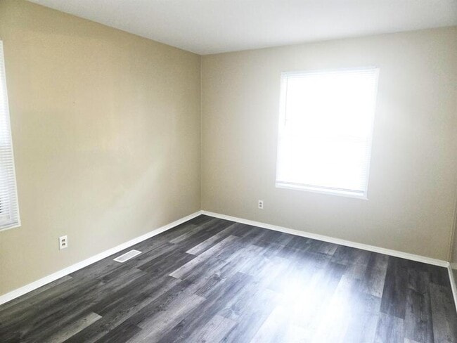 Building Photo - 7926 E 35th St