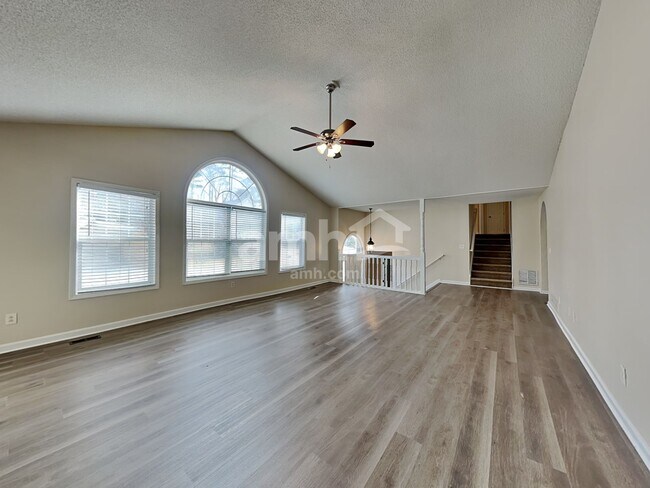 Building Photo - 1017 Queensbury Run