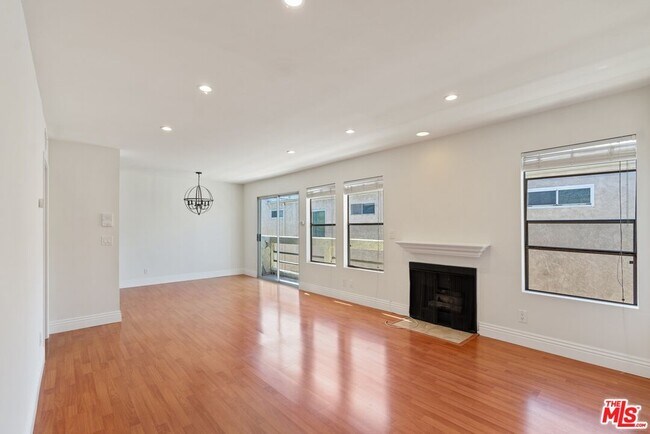 Building Photo - 4238 Whitsett Ave