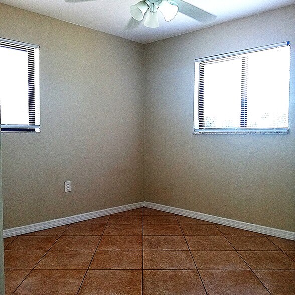 Building Photo - 1439 Glick Dr