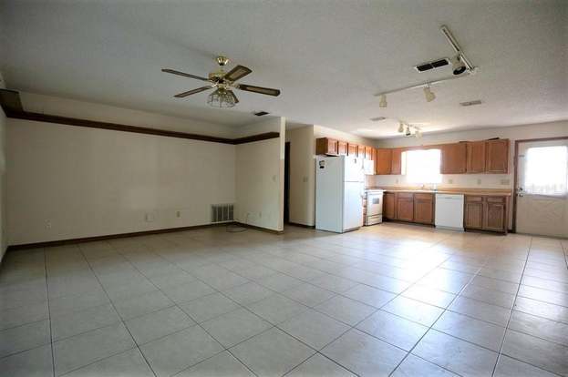 Building Photo - 124 Lakeview Dr