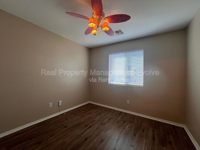 Building Photo - 14707 W Poinsettia Dr