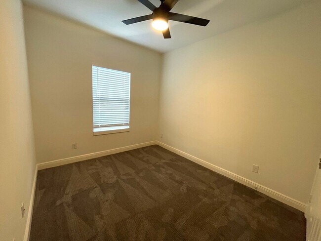 Building Photo - 4913 Southwind St