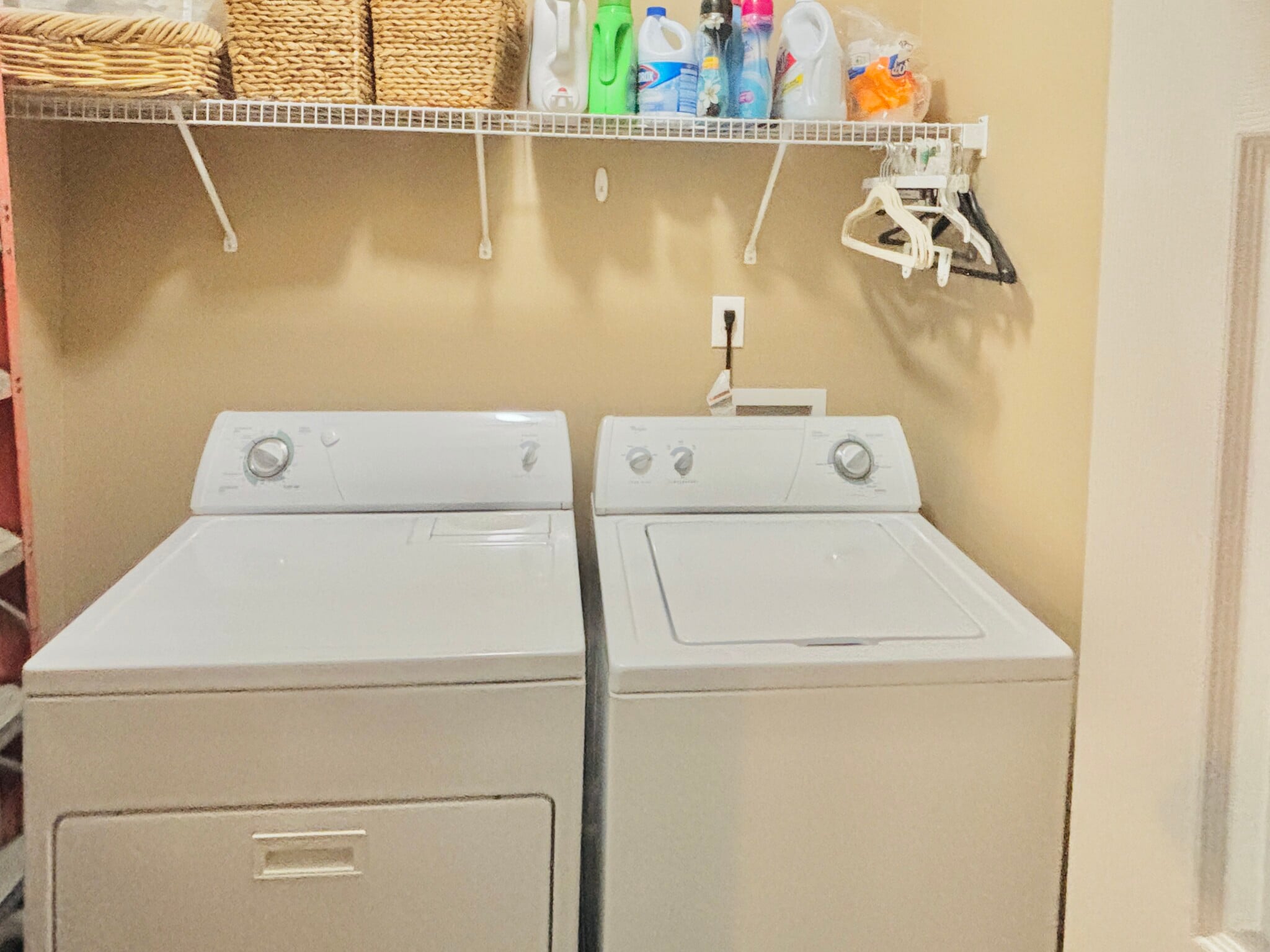 In-Unit Laundry - 4561 Great Oak Dr