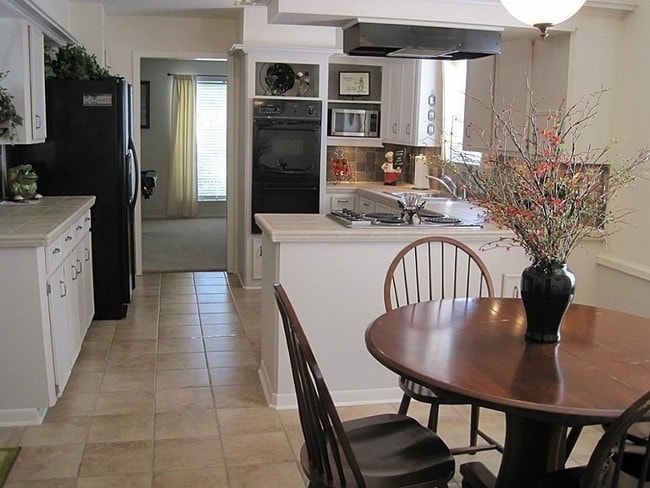 Building Photo - 530 Hickory Ridge Dr