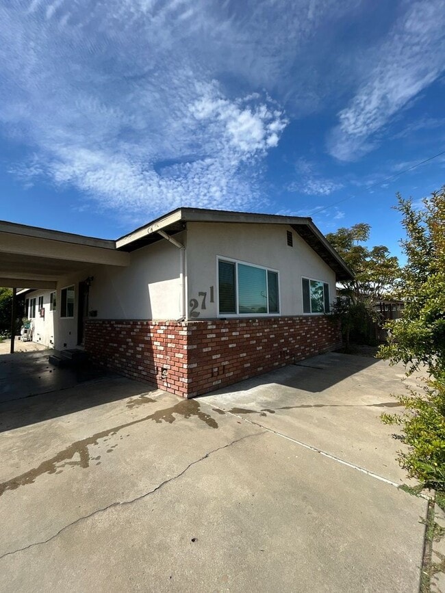 Building Photo - 271 W Alvin Dr