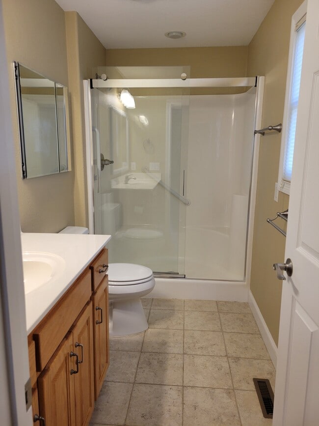 Building Photo - 544 Snead Dr