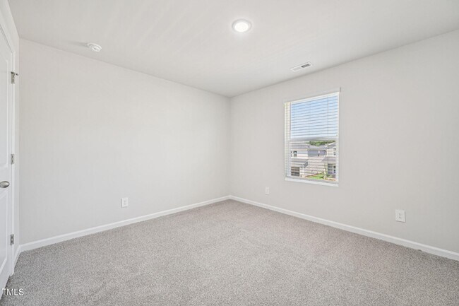 Building Photo - 721 Deschutes Dr