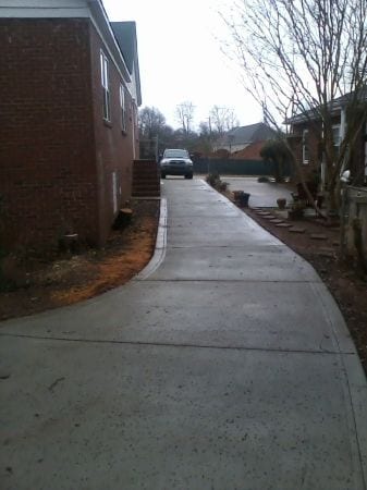 Building Photo - 2530 E 7th St