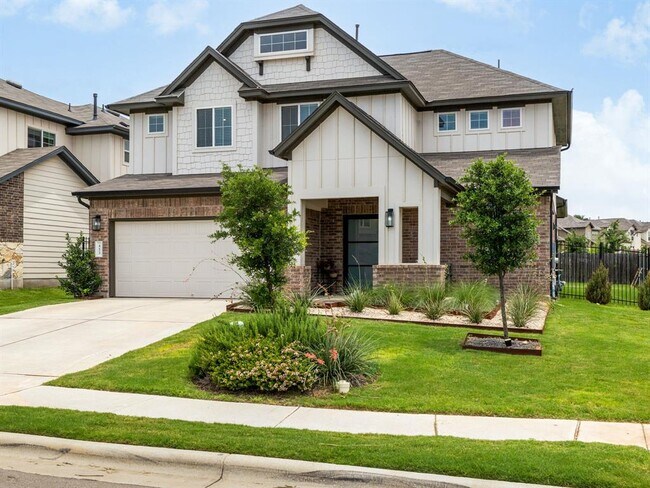 Primary Photo - 453 Arrowhead Vine St