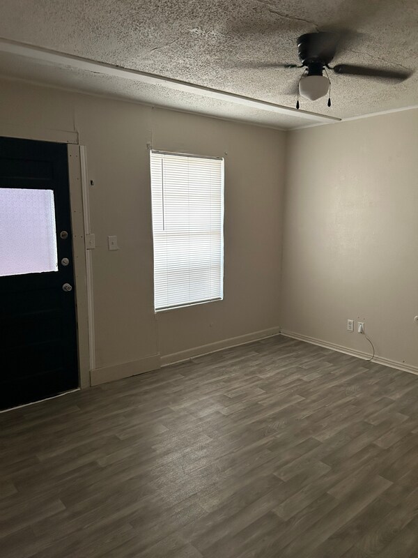 Building Photo - 410 Franklin Blvd