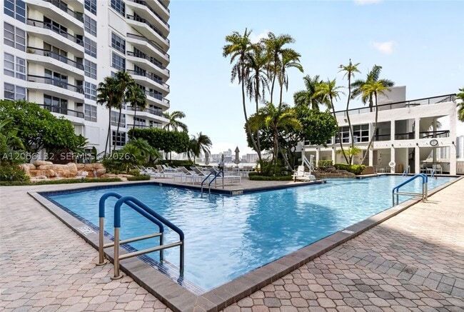 Building Photo - 3600 Mystic Pointe Dr