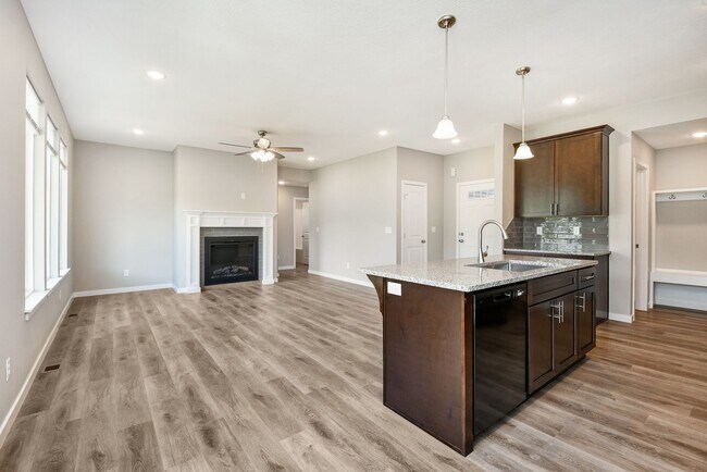 Building Photo - Great spacious home in Willard