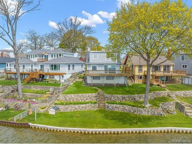 Building Photo - 3819 Island Park Dr