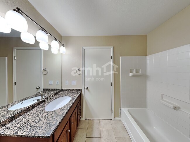 Building Photo - 4338 Orleans Ct