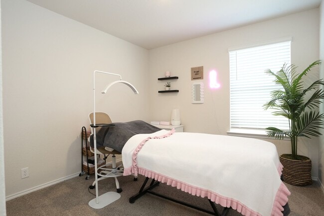 Building Photo - 1153 Barn Swallow Wy