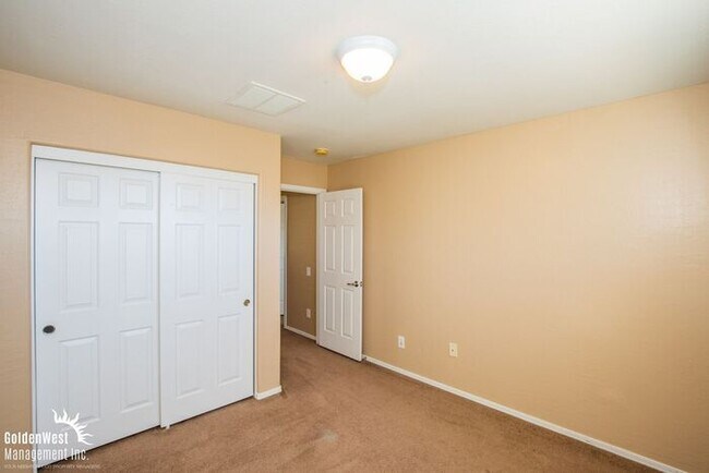 Building Photo - Exceptional Two Story 3Bdm 2.5Ba Home in Beautiful Providence.