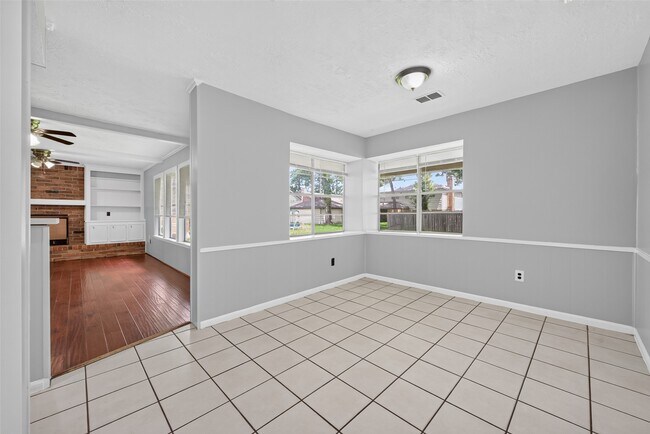 Building Photo - 5703 Green Timbers Dr