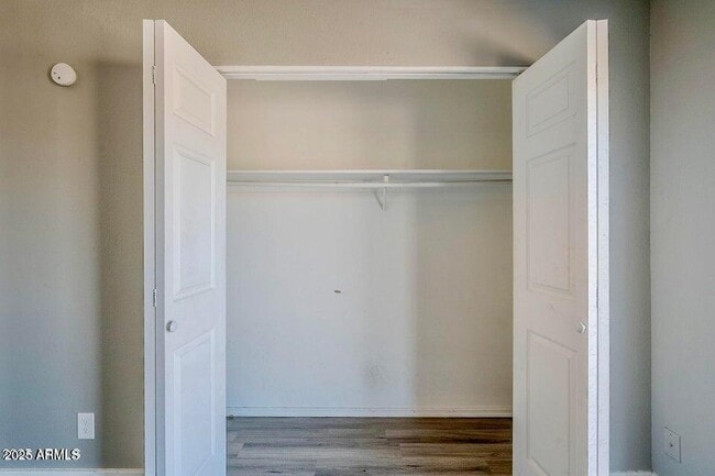 Building Photo - 1826 N Spring