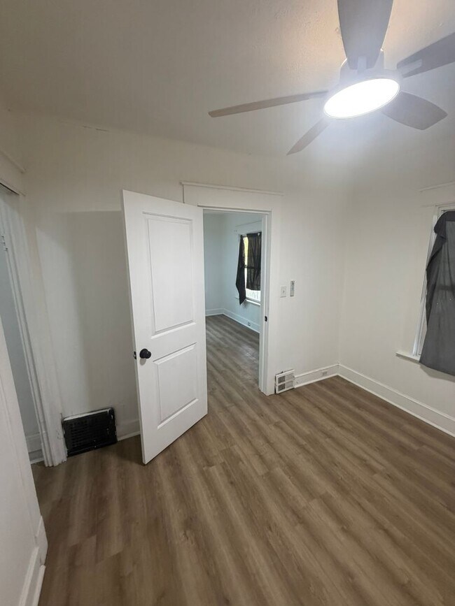 Building Photo - 2791 E 127th St