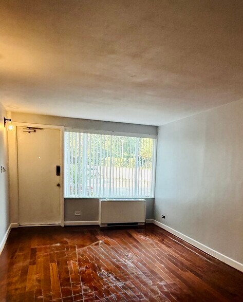 Living room new blinds - 4501 Arlington Blvd