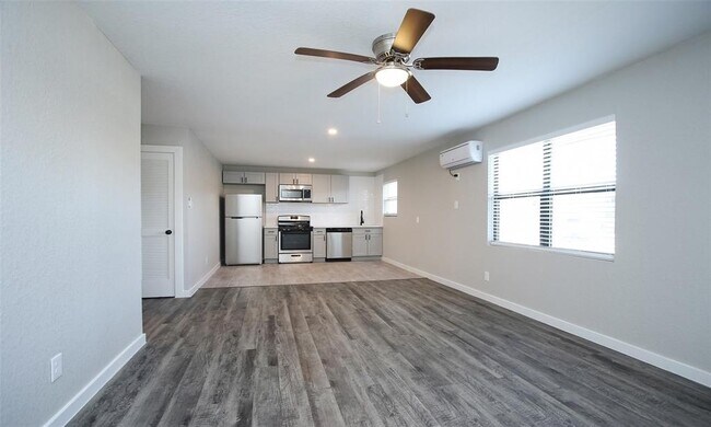 Building Photo - 5201 Crawford St