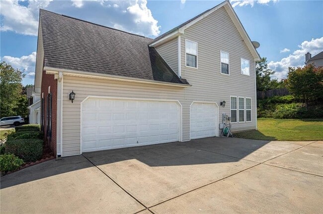 Building Photo - 1098 Fountain Lakes Ct