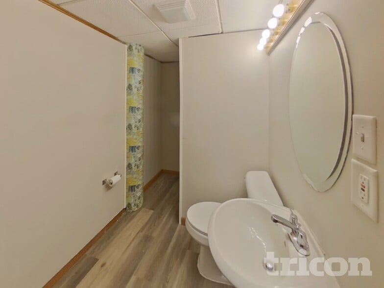 Building Photo - 1000 Concordia Ave