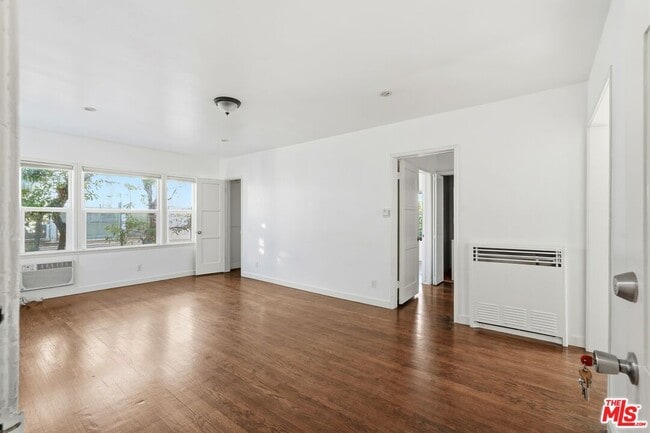 Building Photo - 1440 S Sherbourne Dr