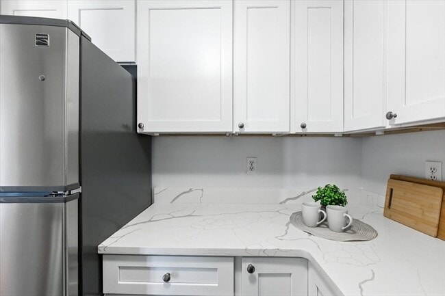 Building Photo - 197 8th St