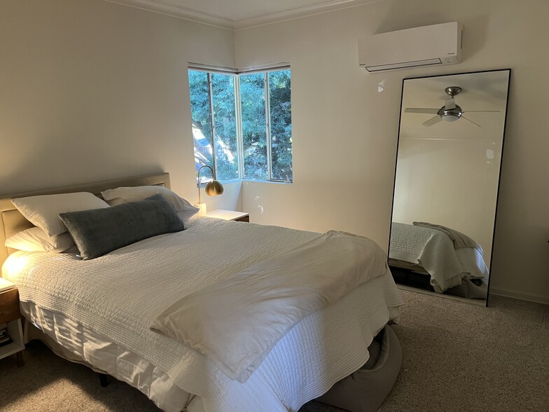 Bedroom - 927 20th St