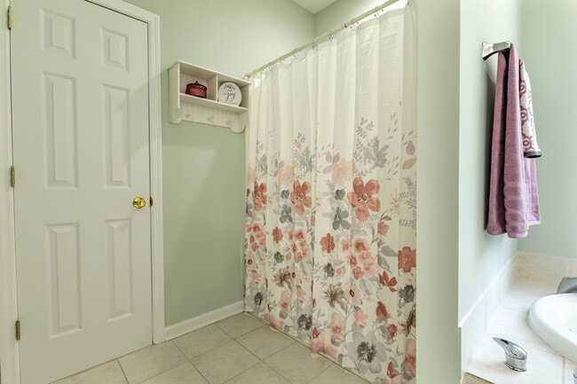 Building Photo - Available Now in Chadwick Shores