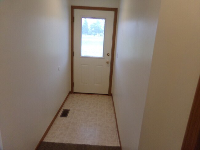 Building Photo - 108 Brookside Dr