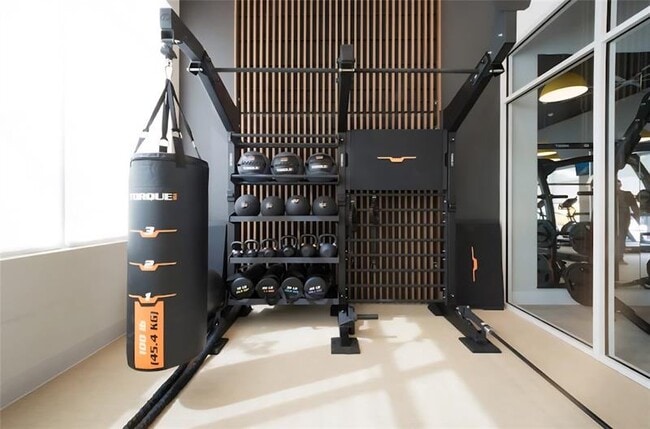 Building Photo - 1621 S Dixie Hwy