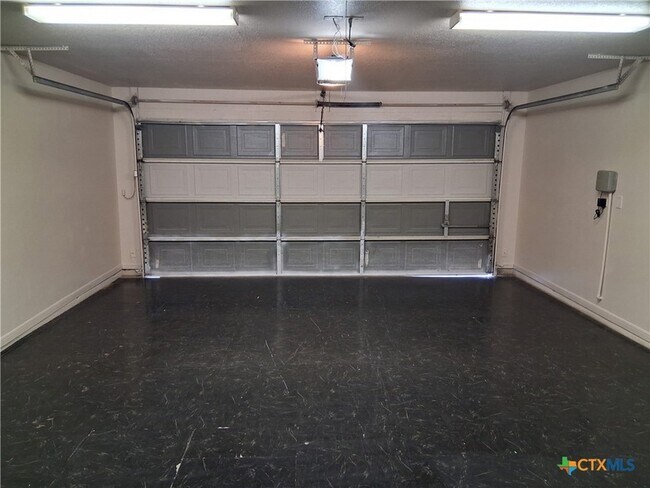 Building Photo - 3107 Lavender Ln