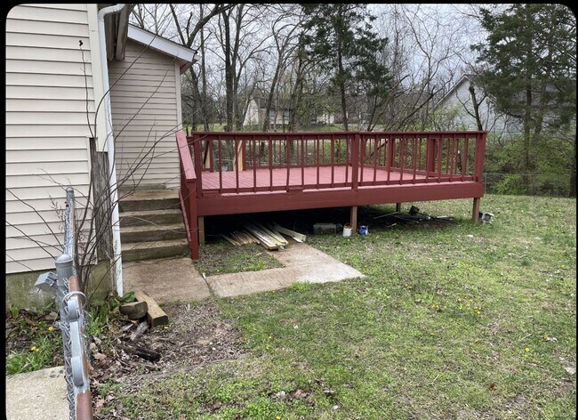 Building Photo - Three bedroom two bath