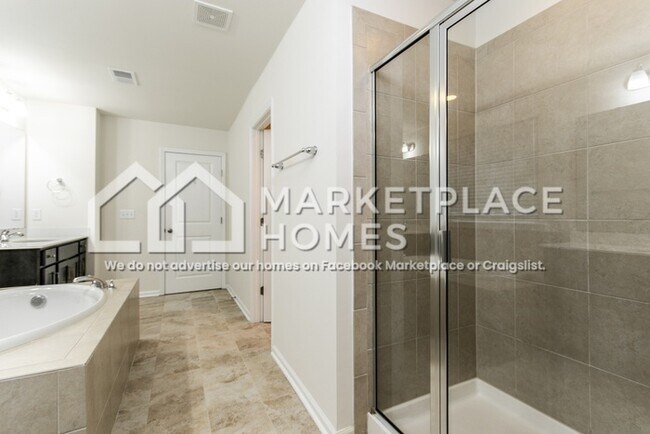 Building Photo - 433 Stonefield Cir