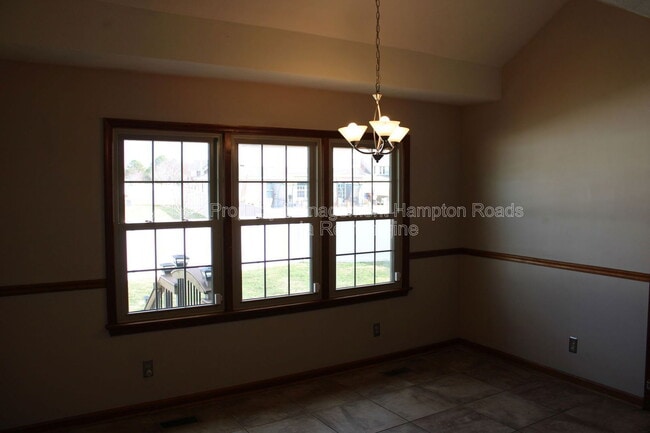 Building Photo - 1210 Plantation Lakes Cir
