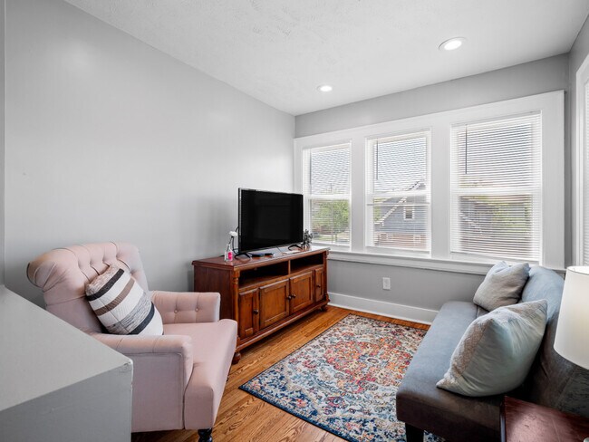 Building Photo - 3222 West Blvd