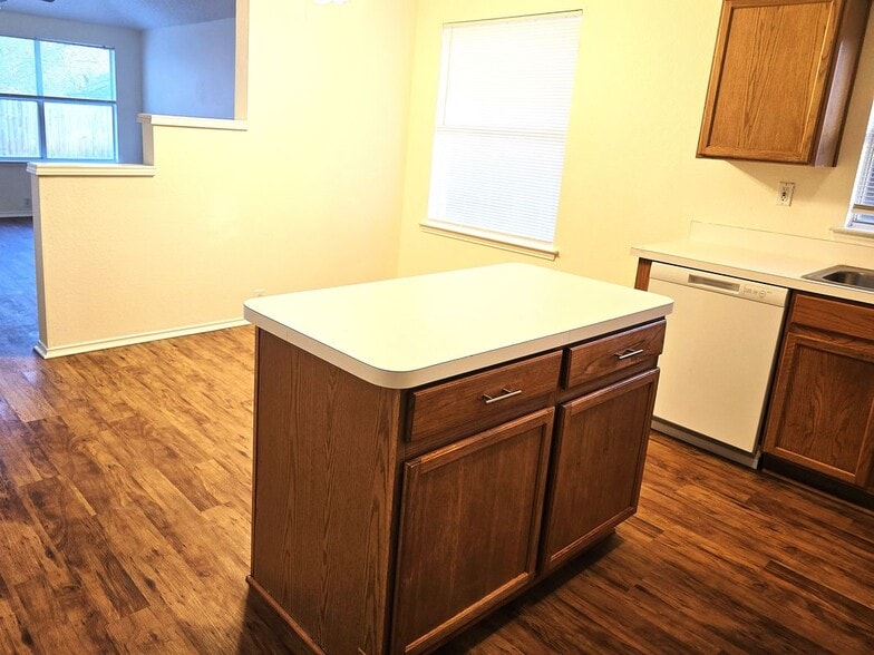 Building Photo - 1802 Berkley Dr