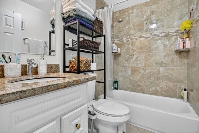 Building Photo - 691 Willow Grove Terrace