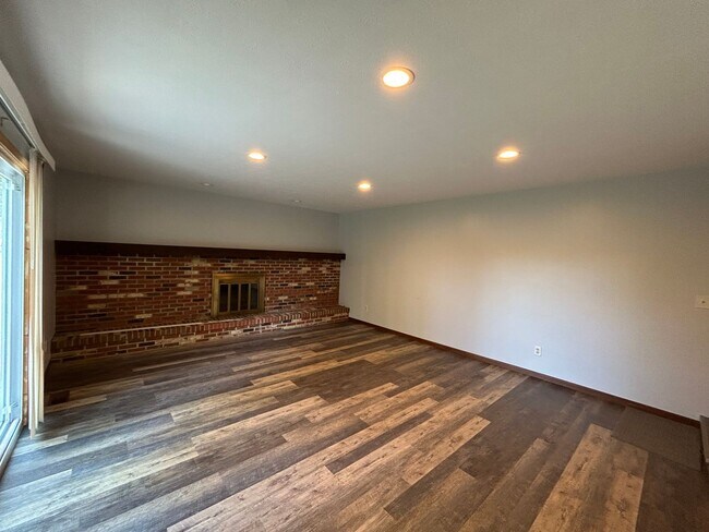 Building Photo - 3 Bedroom Stone Facade Colonial with 2 Car Attached Garage  in Strongsville